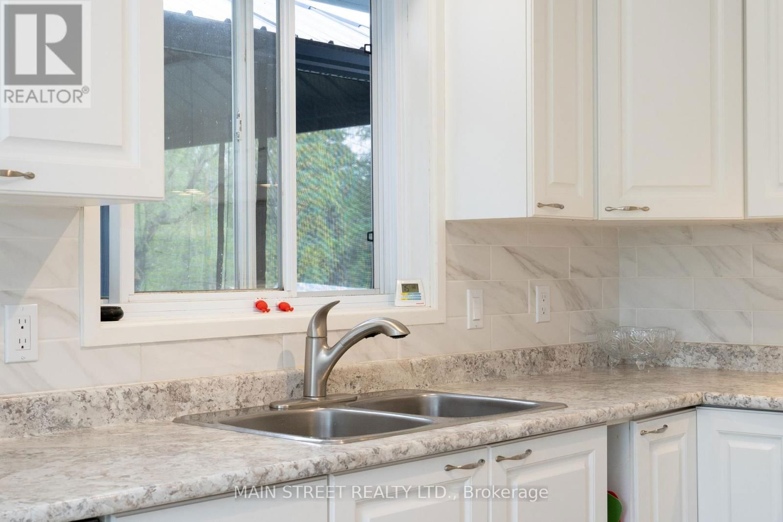 155 SILVERDALE DRIVE Image 14