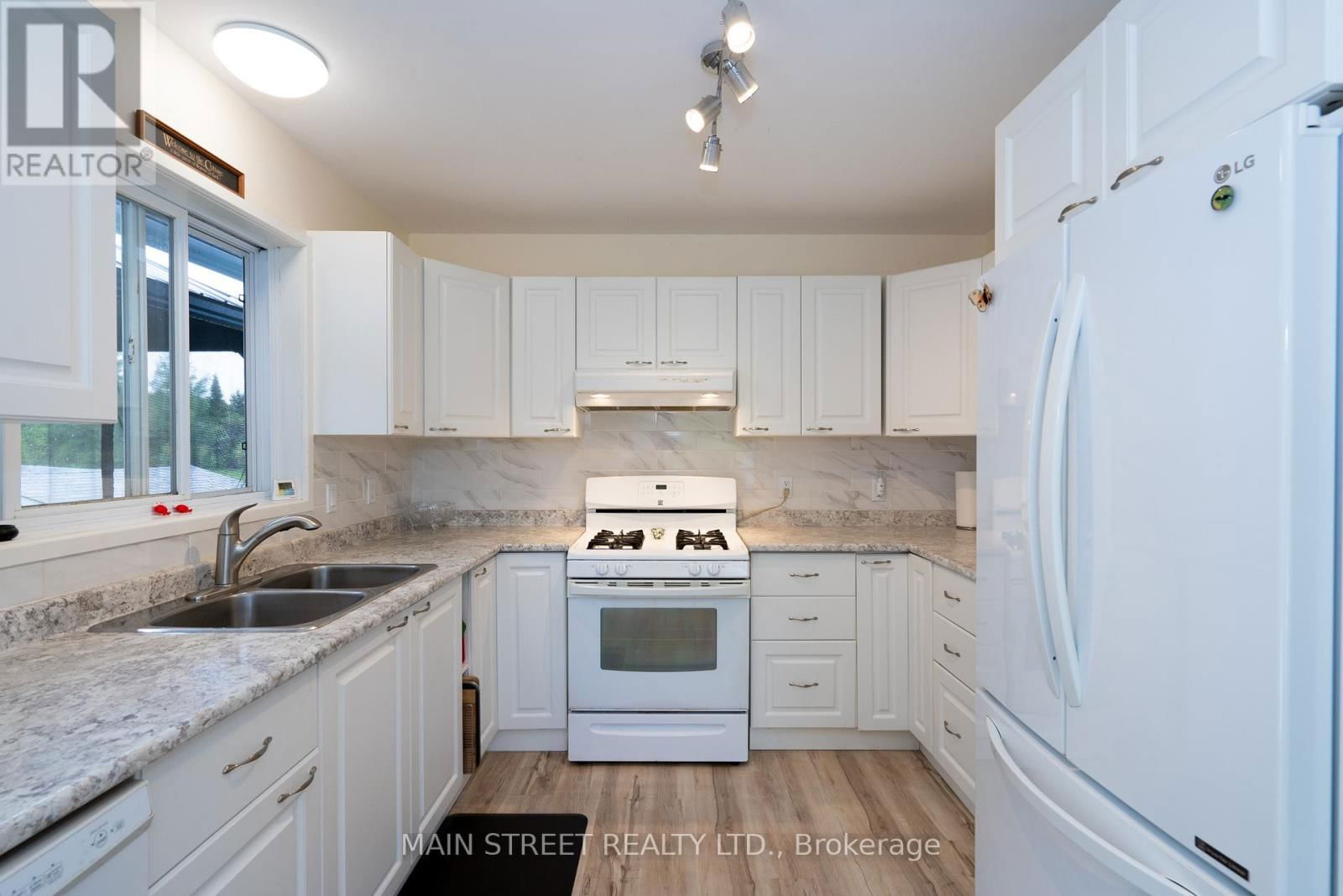 155 SILVERDALE DRIVE Image 17