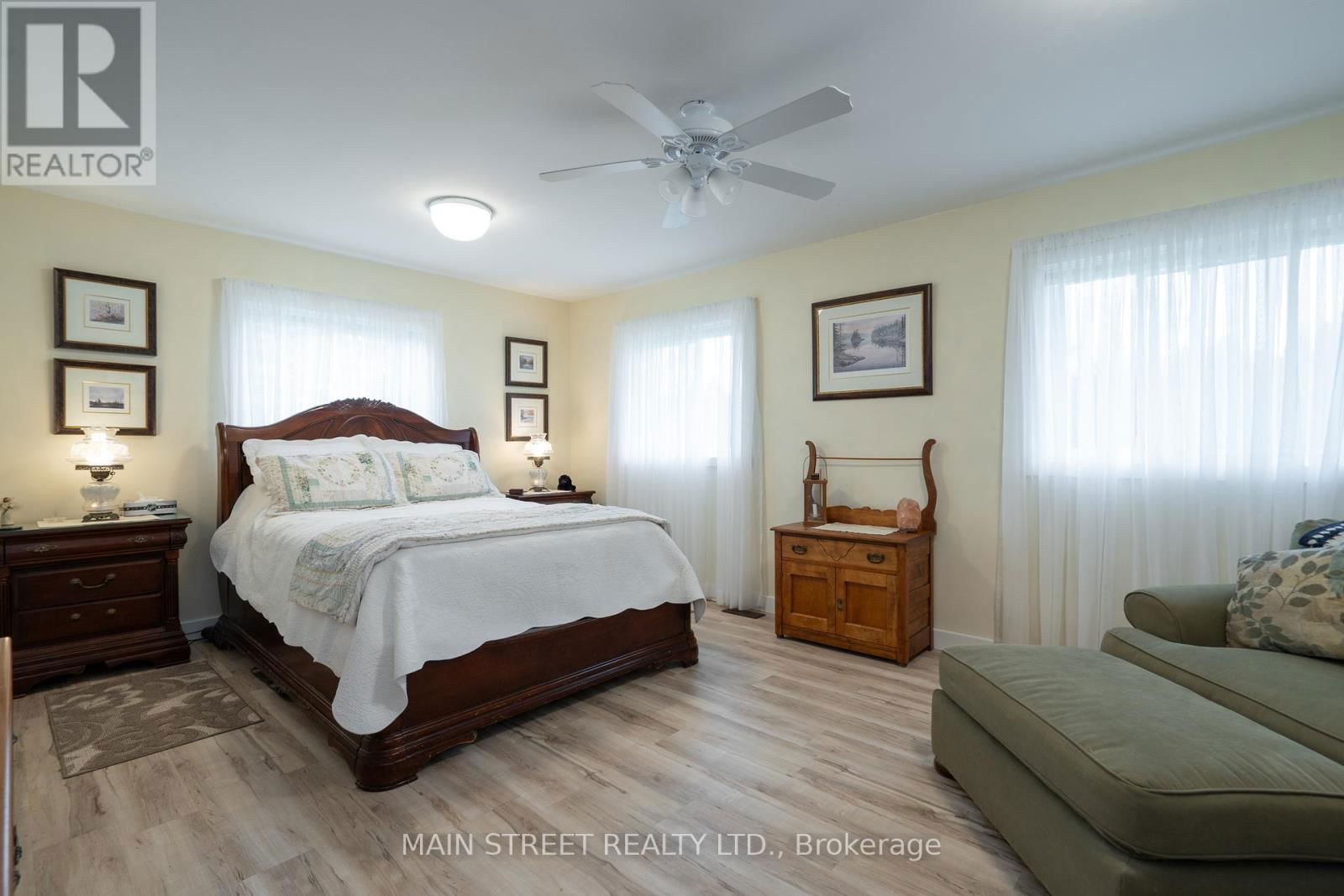 155 SILVERDALE DRIVE Image 20