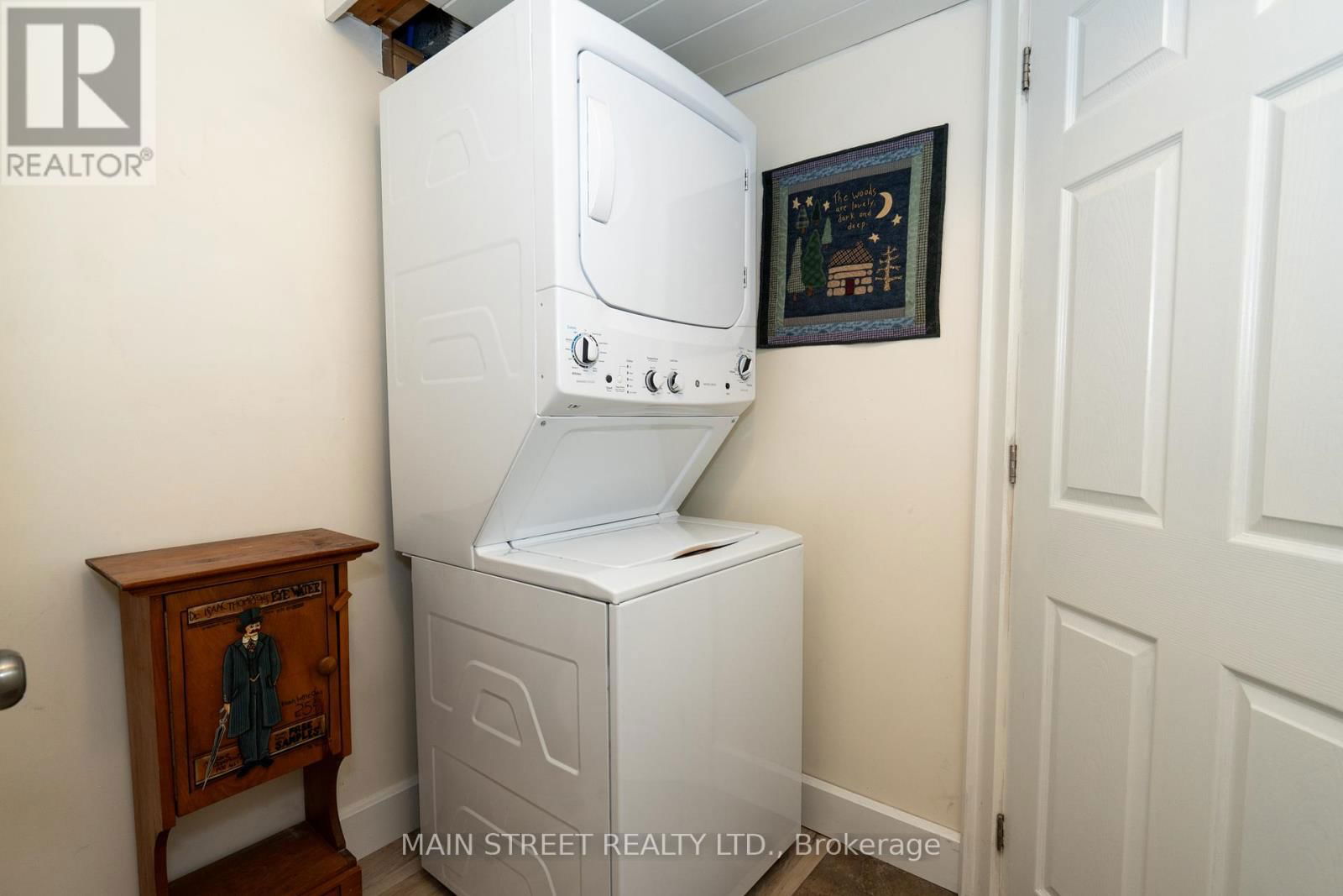 155 SILVERDALE DRIVE Image 34