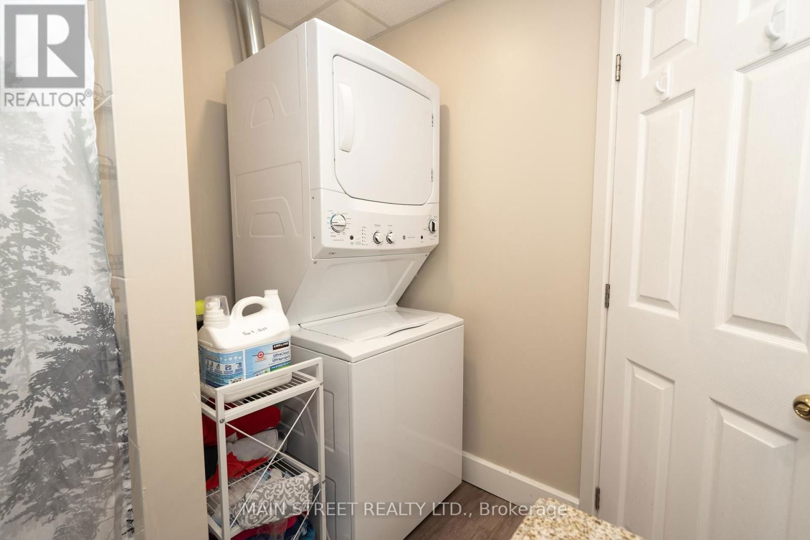 155 SILVERDALE DRIVE Image 36