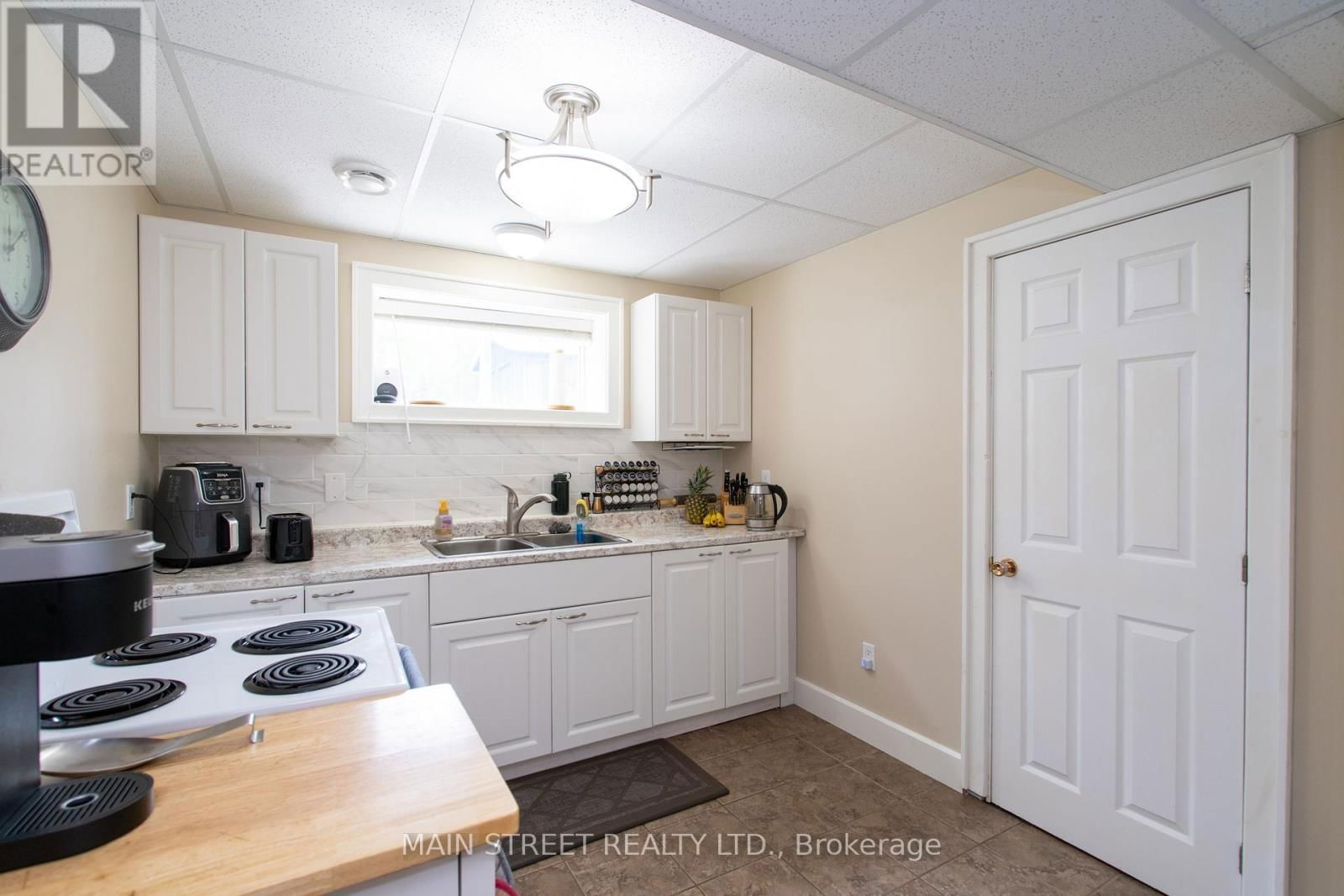 155 SILVERDALE DRIVE Image 37