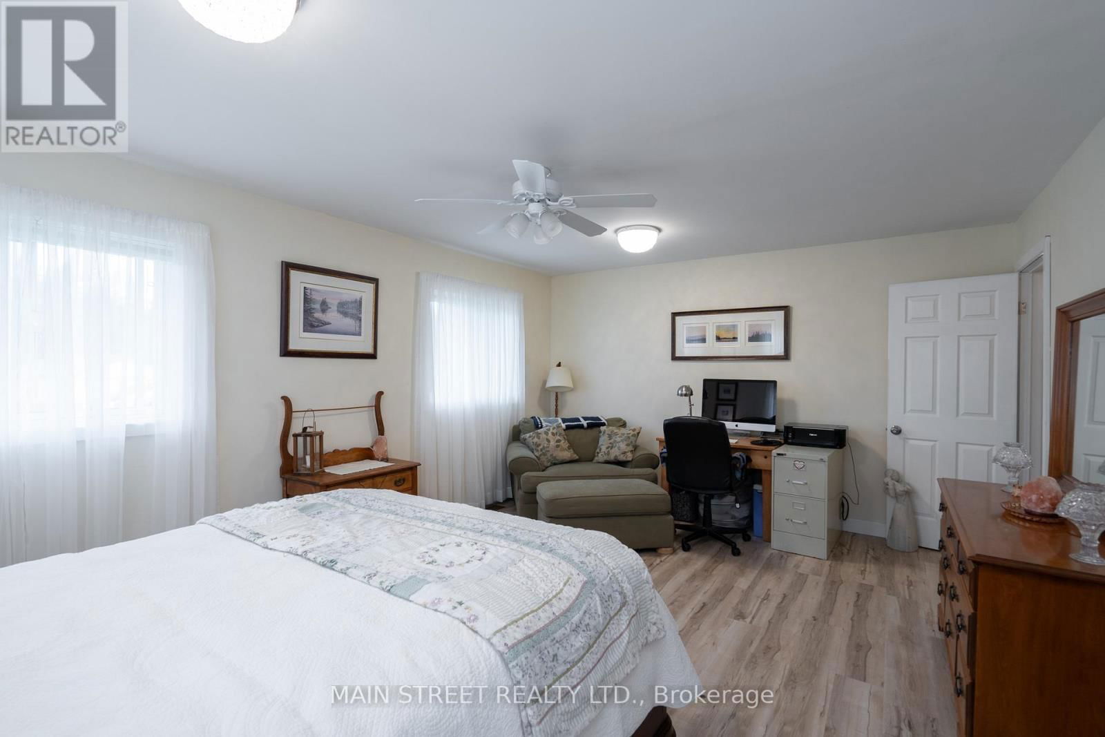 155 SILVERDALE DRIVE Image 43