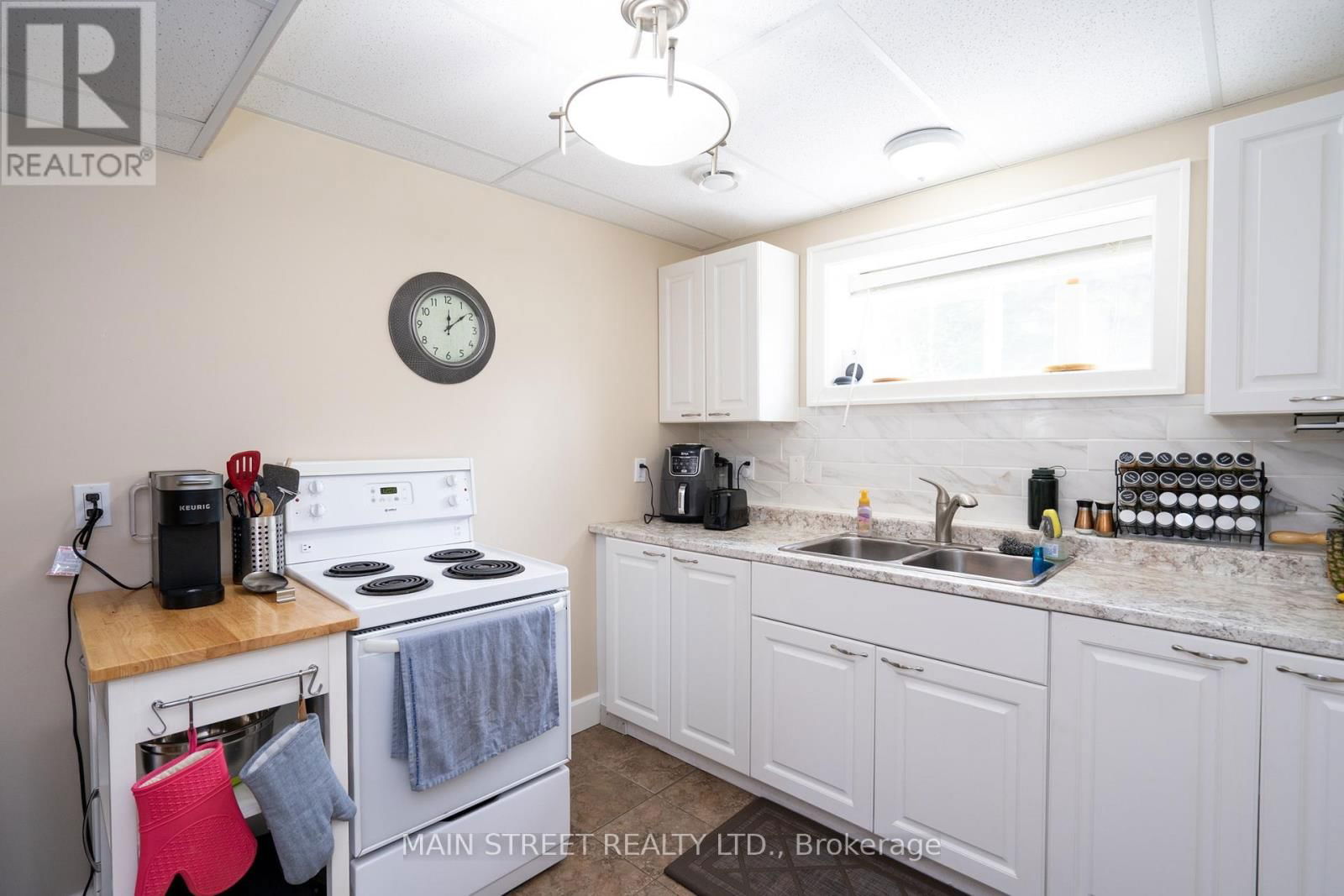 155 SILVERDALE DRIVE Image 44