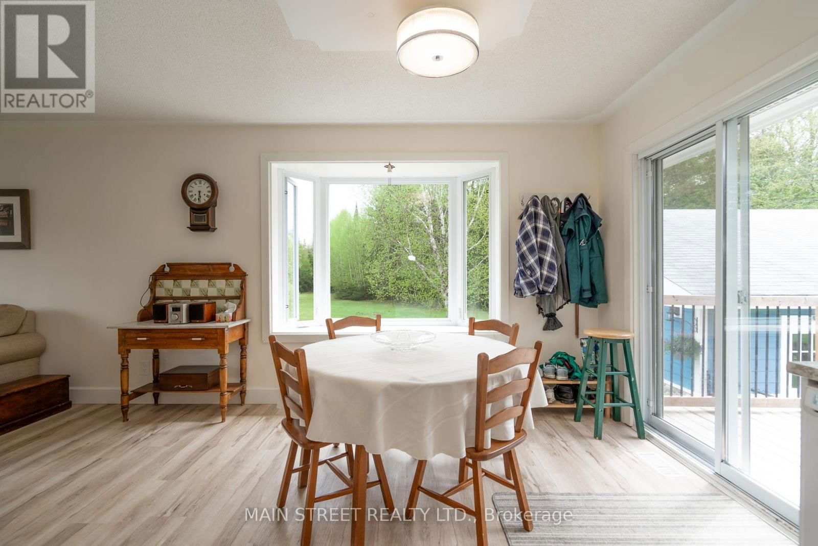 155 SILVERDALE DRIVE Image 8