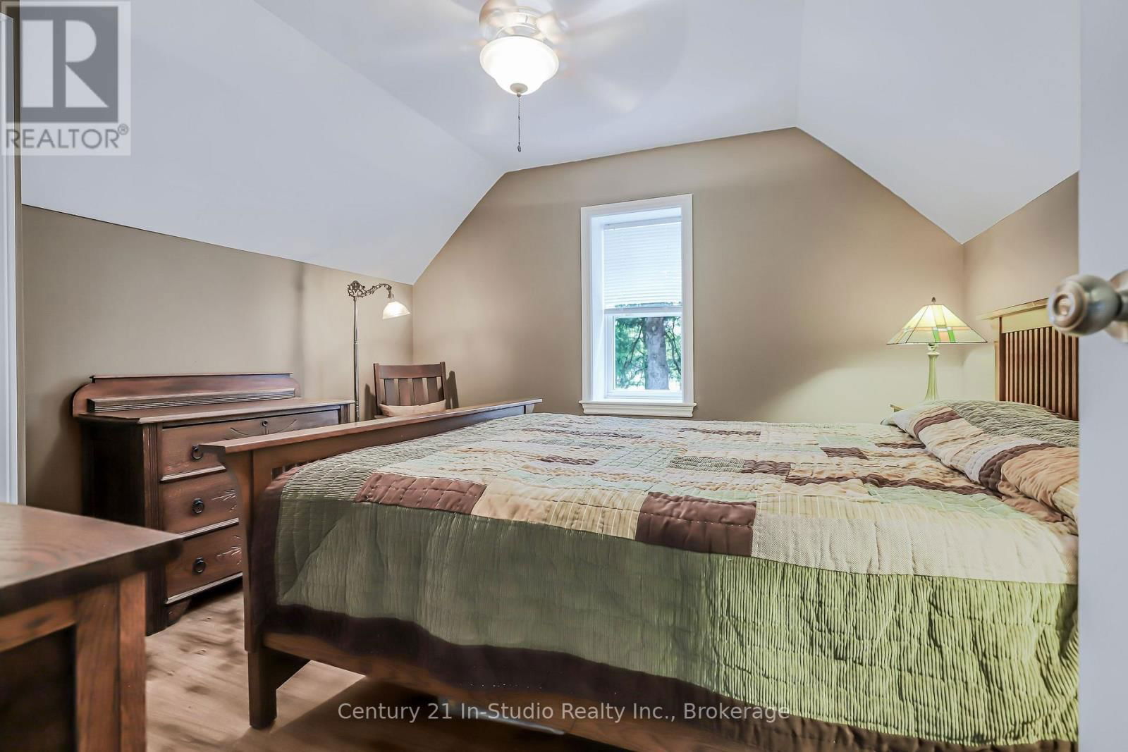 382 2ND AVENUE SOUTHEAST Image 33