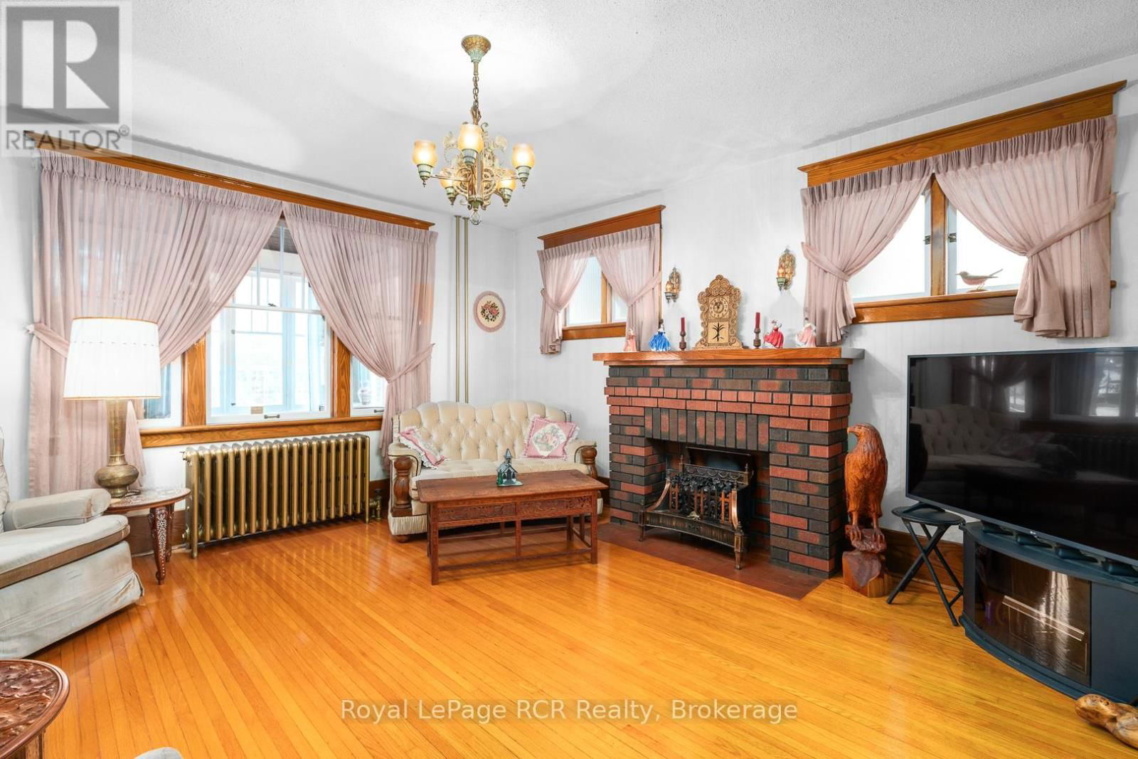 57 ELORA STREET NORTH Image 12