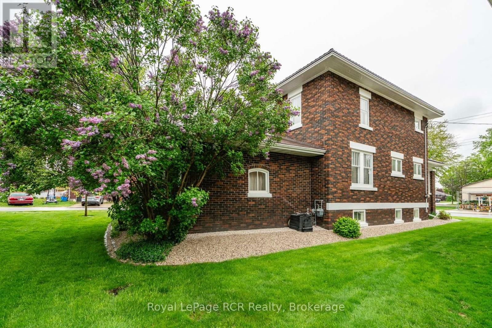 57 ELORA STREET NORTH Image 5