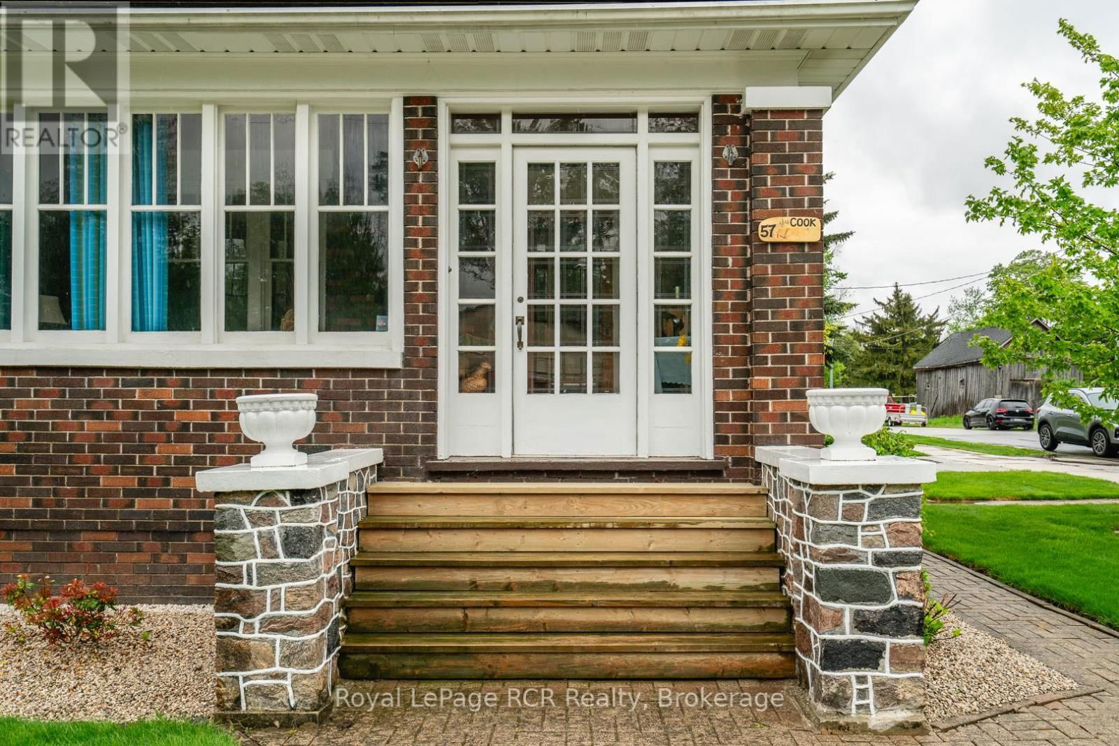 57 ELORA STREET NORTH Image 7