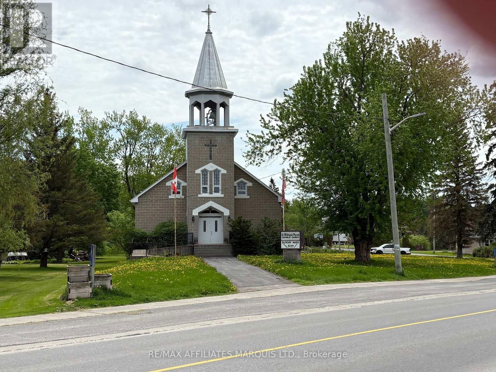 18512 DUNDAS STREET Image 1