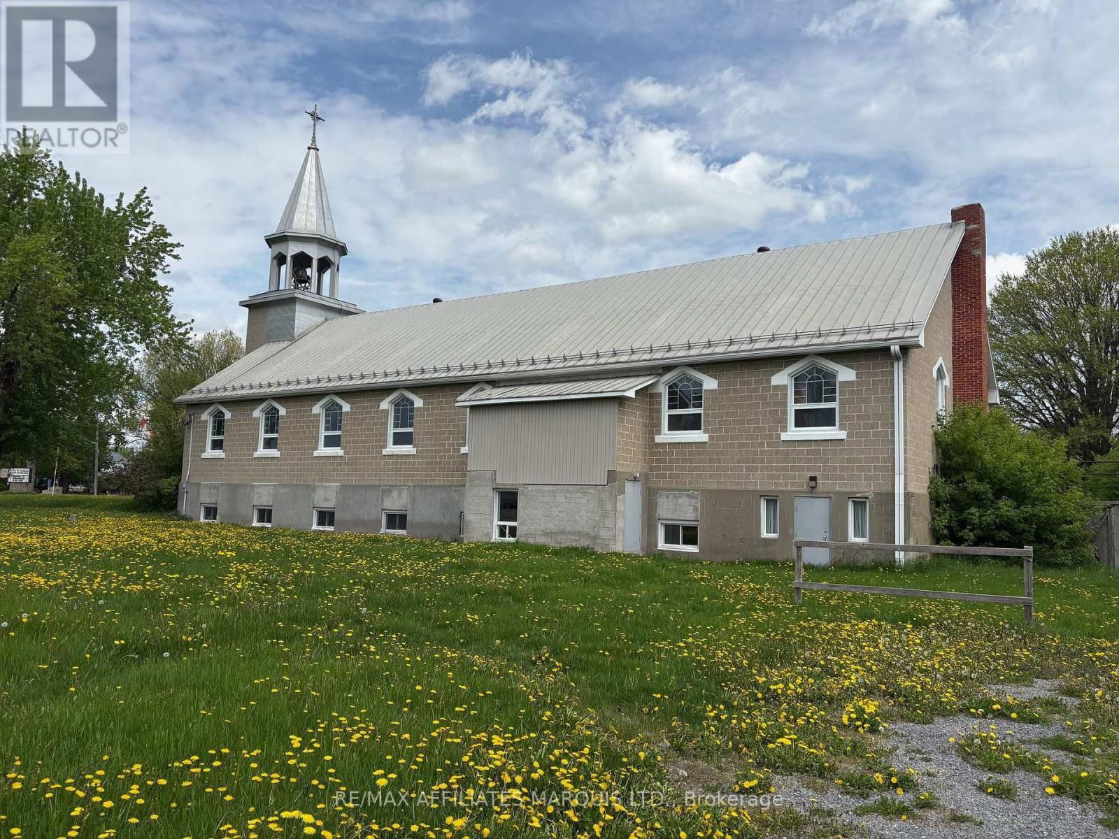 18512 DUNDAS STREET Image 2