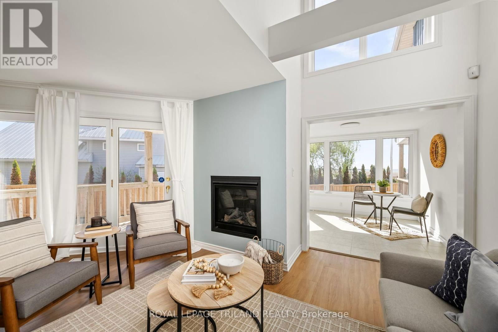 3 - 374 EDITH CAVELL BOULEVARD Image 16