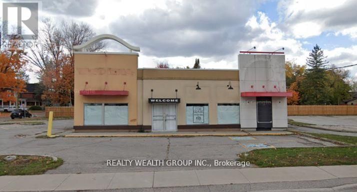 63 LINDSAY STREET SOUTH Image 3