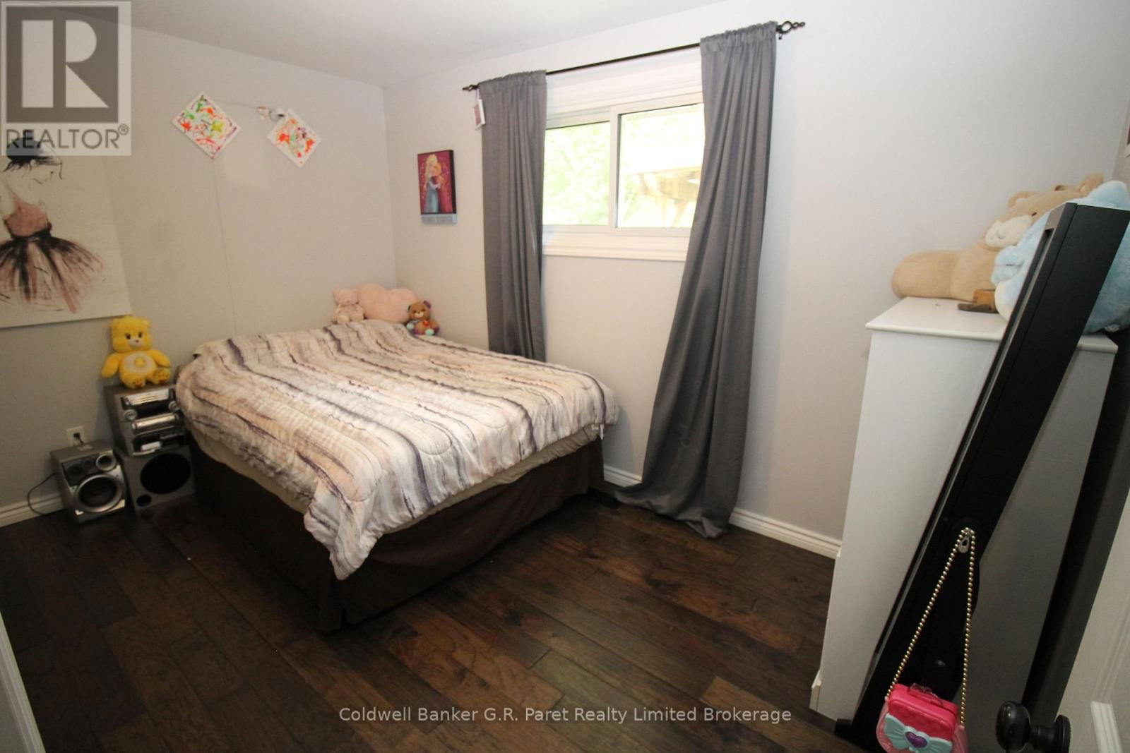 104 SIMCOE CRESCENT Image 16