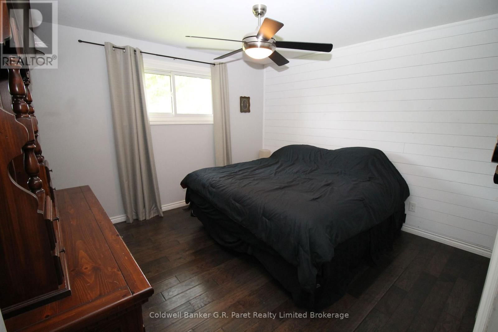 104 SIMCOE CRESCENT Image 17