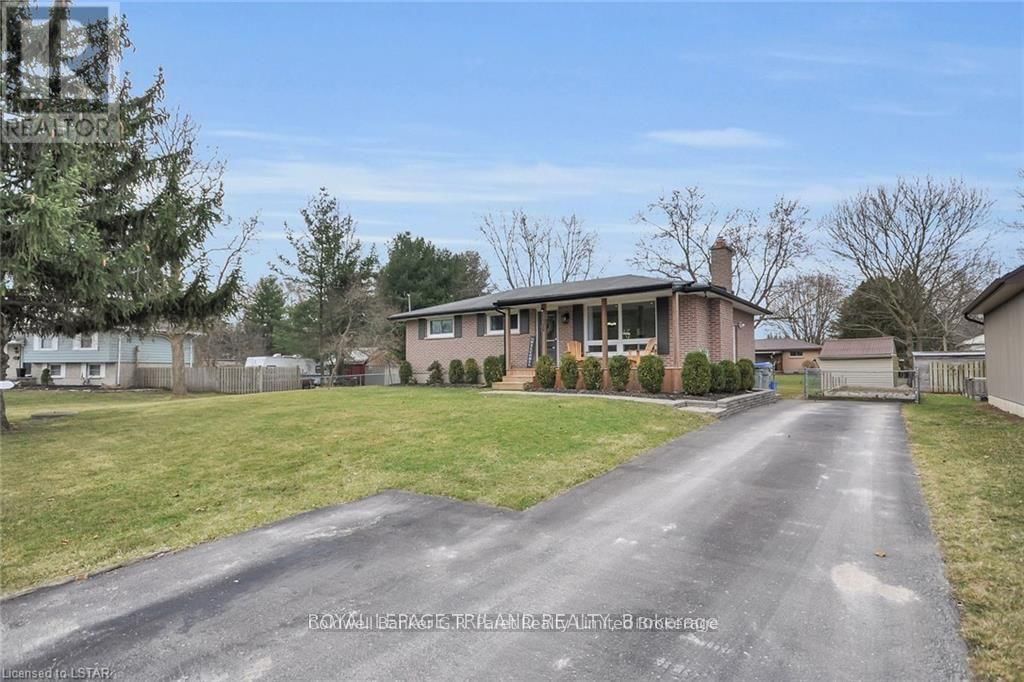 104 SIMCOE CRESCENT Image 2