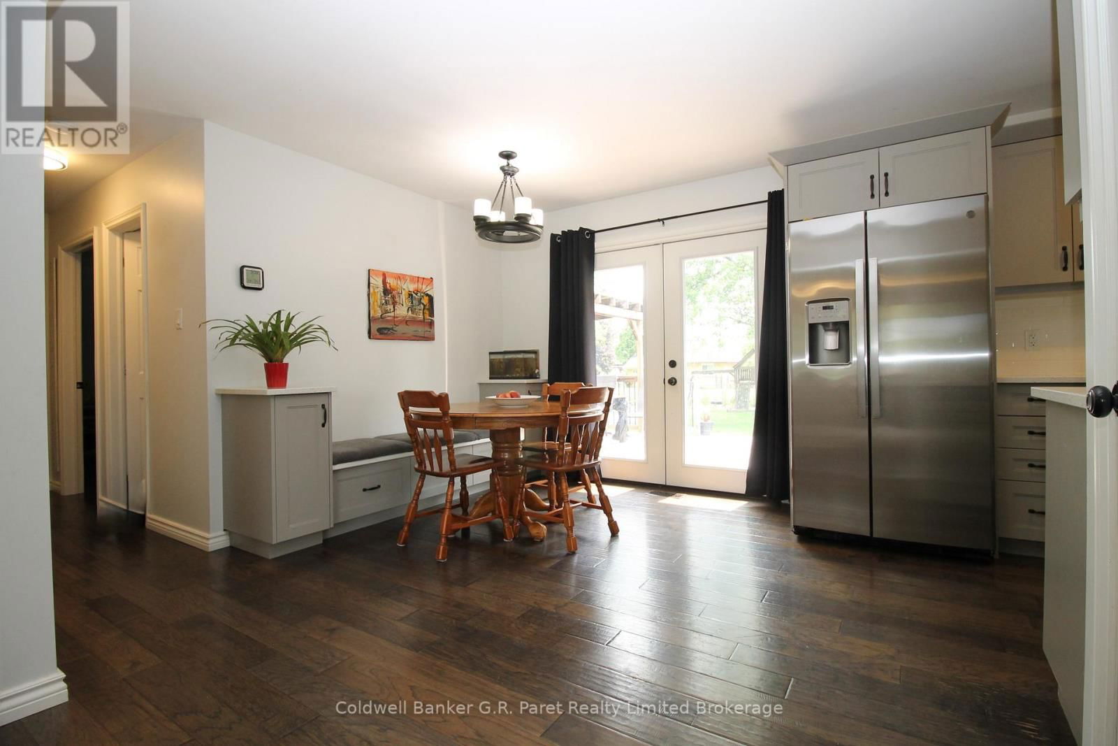 104 SIMCOE CRESCENT Image 7