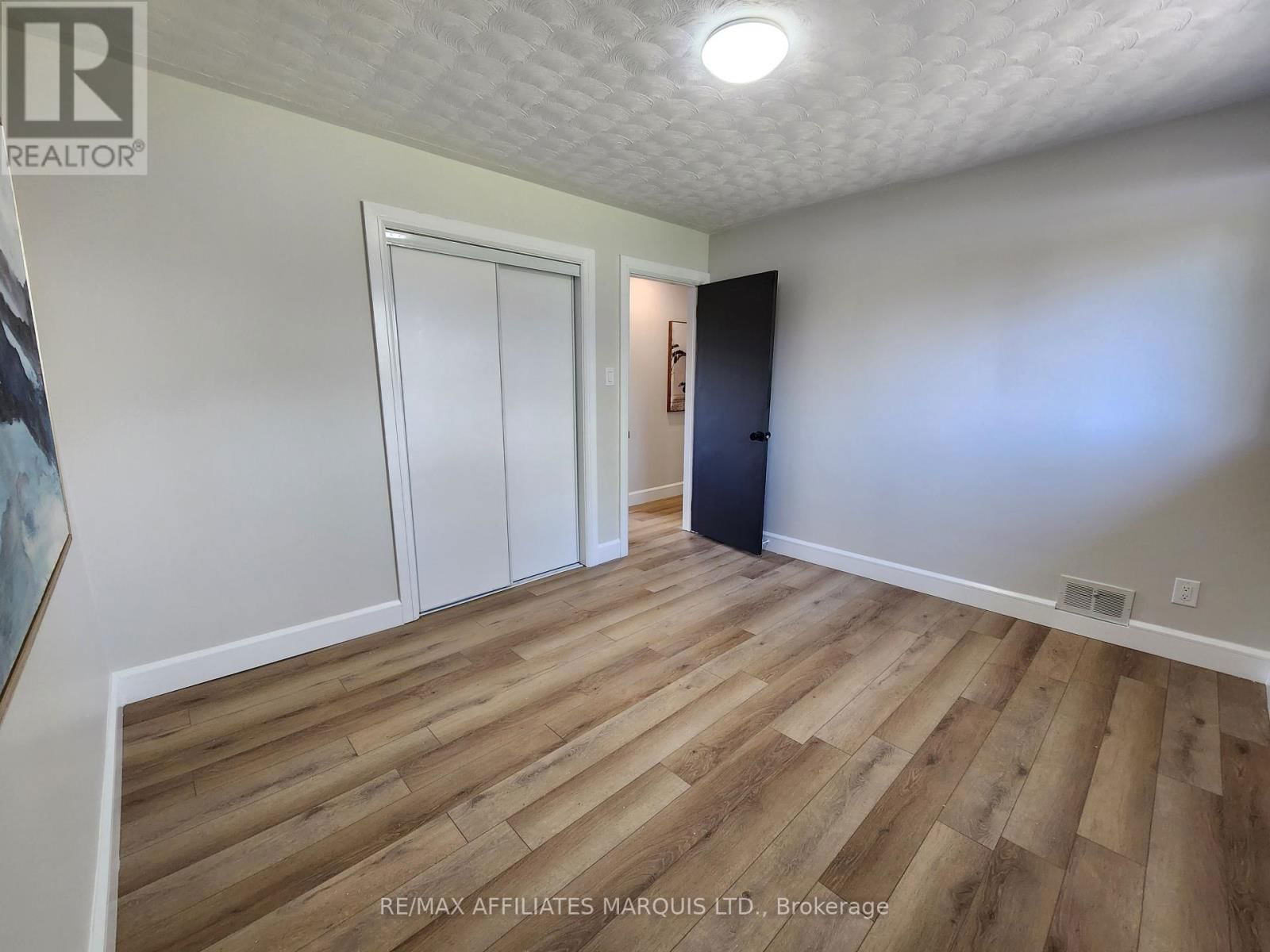 1409 LEONARD AVENUE Image 13