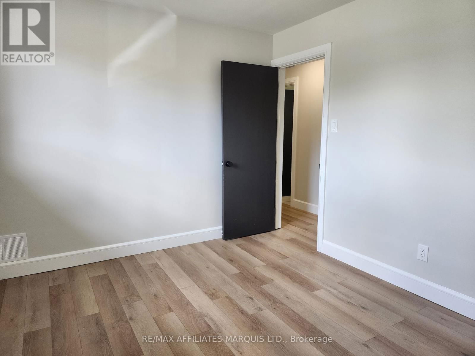 1409 LEONARD AVENUE Image 15
