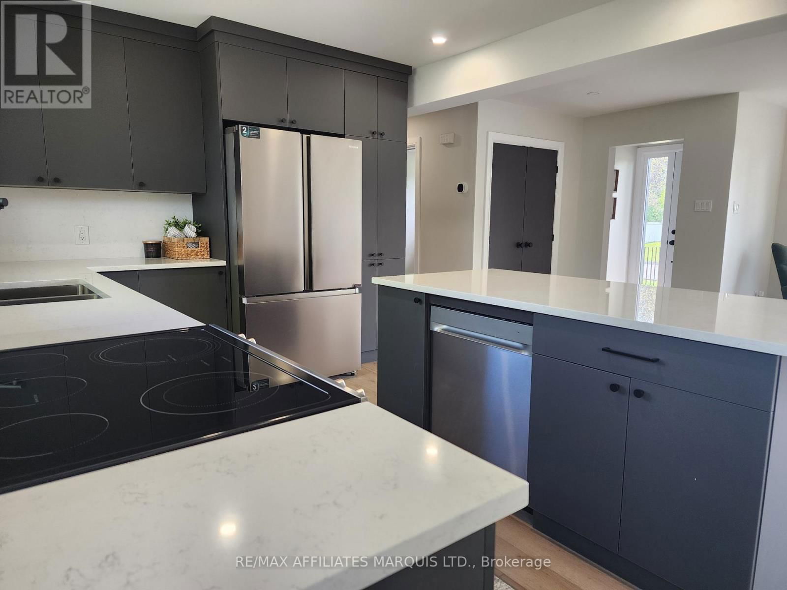 1409 LEONARD AVENUE Image 5
