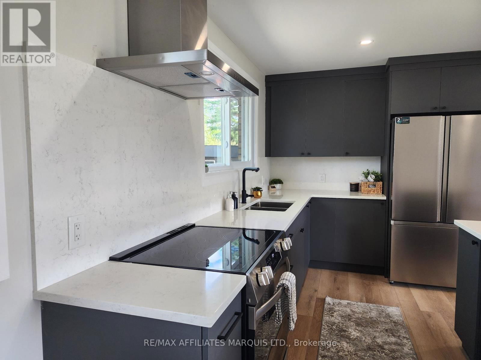 1409 LEONARD AVENUE Image 6