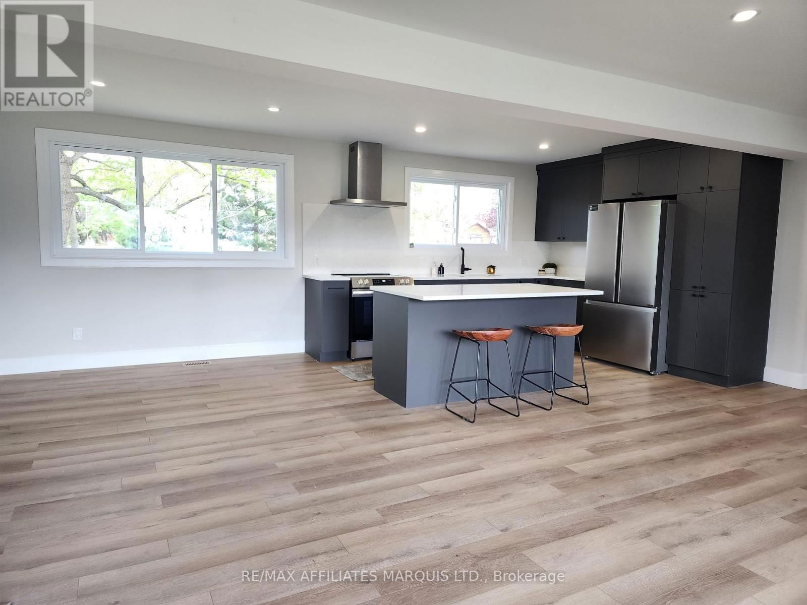 1409 LEONARD AVENUE Image 8