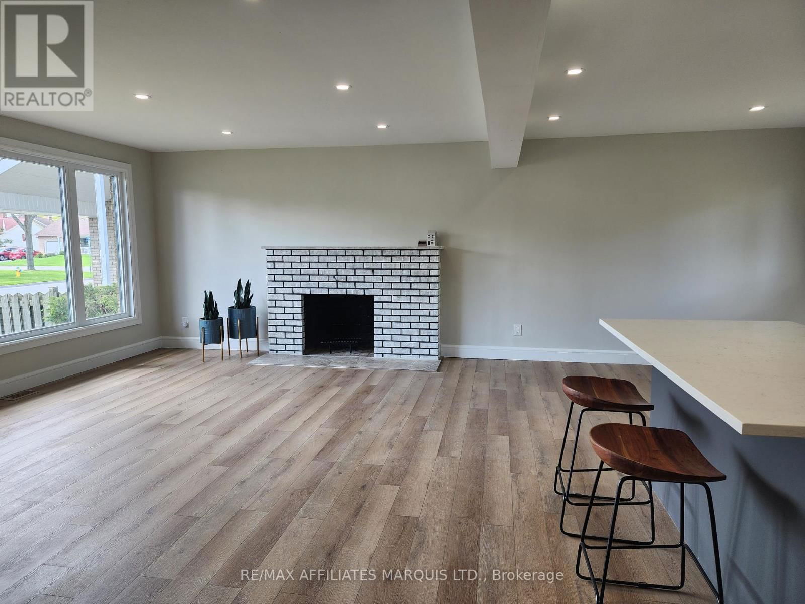 1409 LEONARD AVENUE Image 9