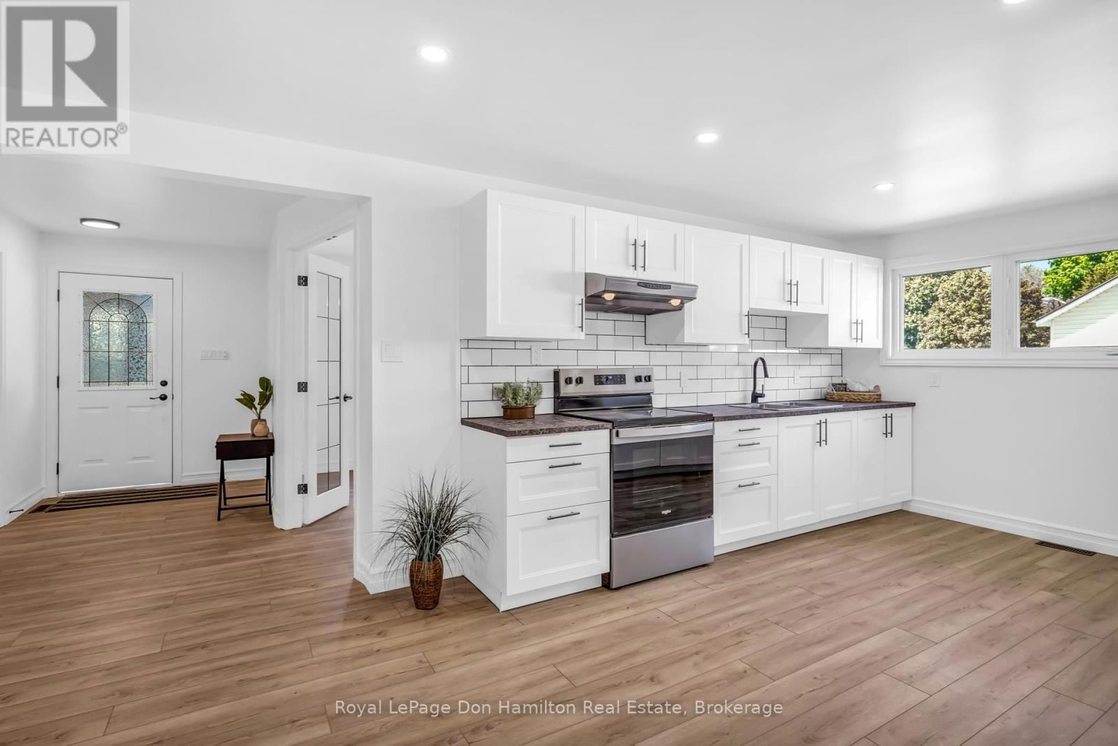239 JONES STREET Image 15