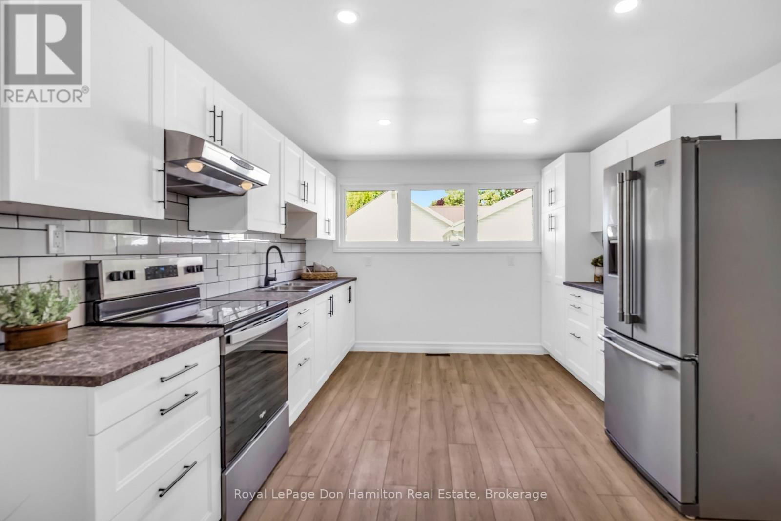 239 JONES STREET Image 16