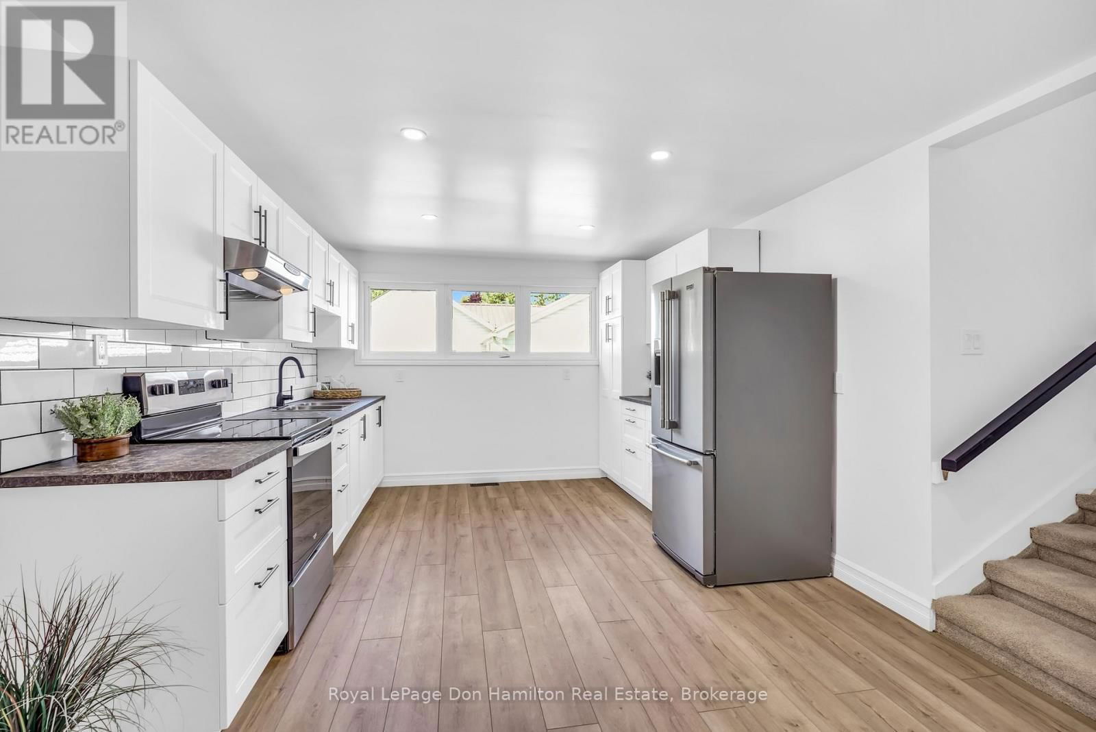 239 JONES STREET Image 17