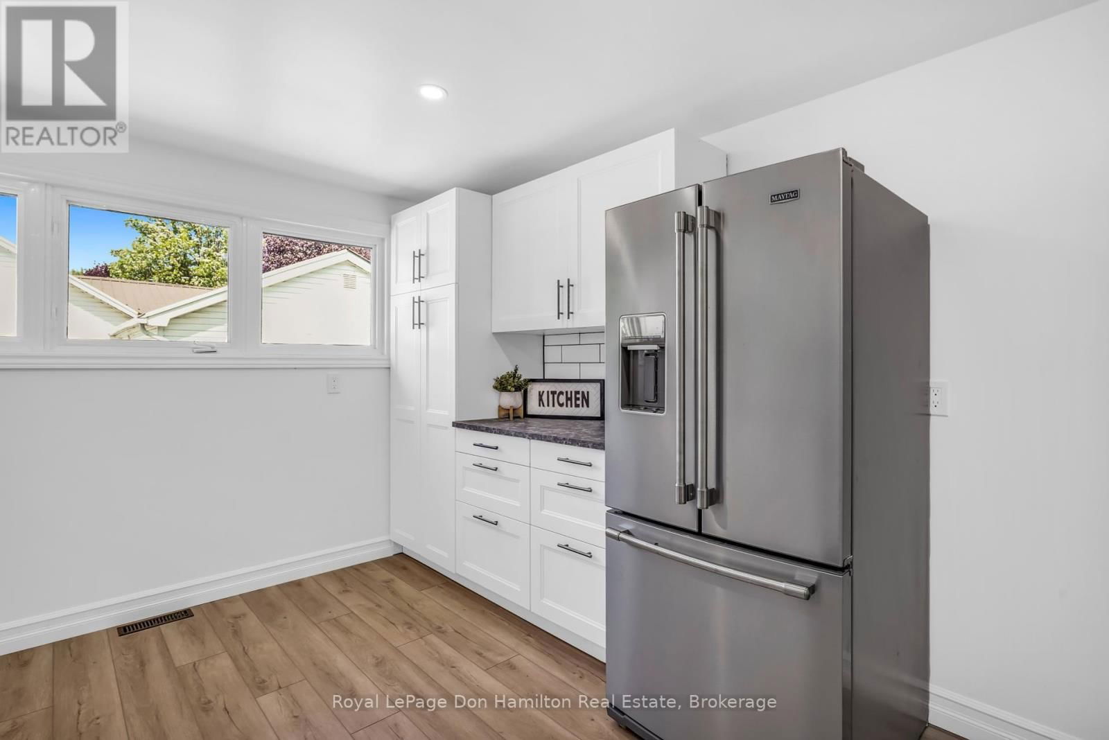 239 JONES STREET Image 18