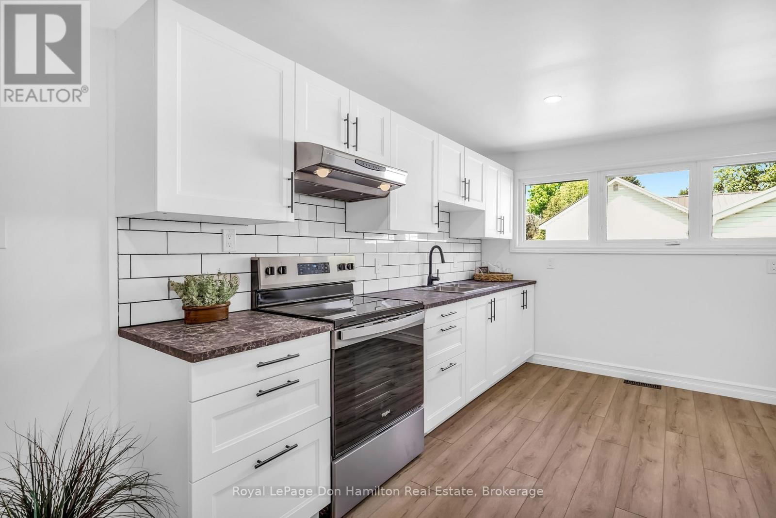 239 JONES STREET Image 19