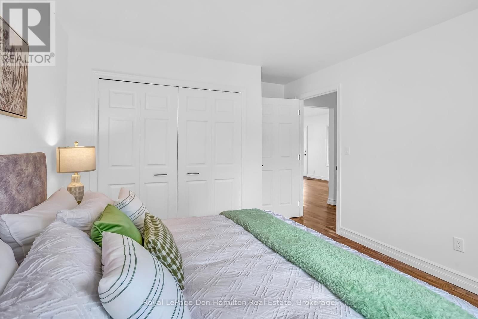 239 JONES STREET Image 26