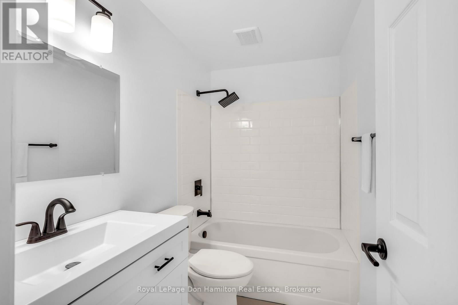 239 JONES STREET Image 31