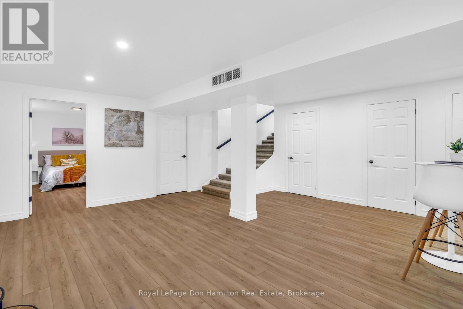 239 JONES STREET Image 35