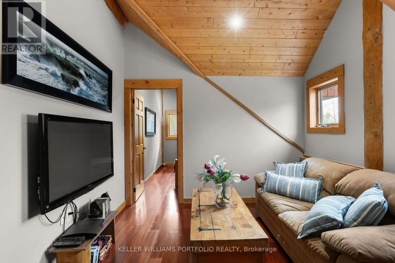 1279 NORTH DRIVE Image 32