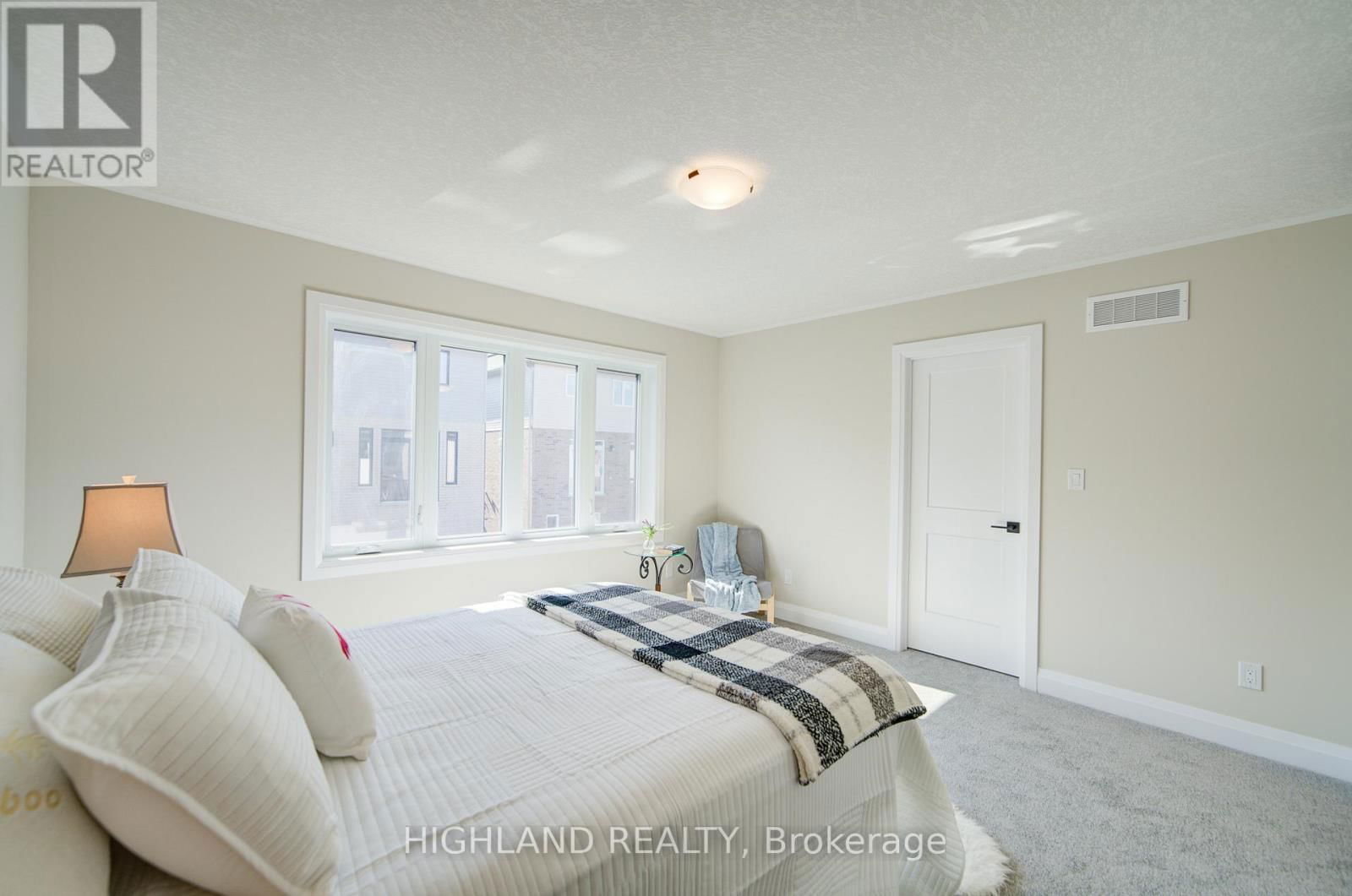 565 BALSAM POPLAR STREET Image 15