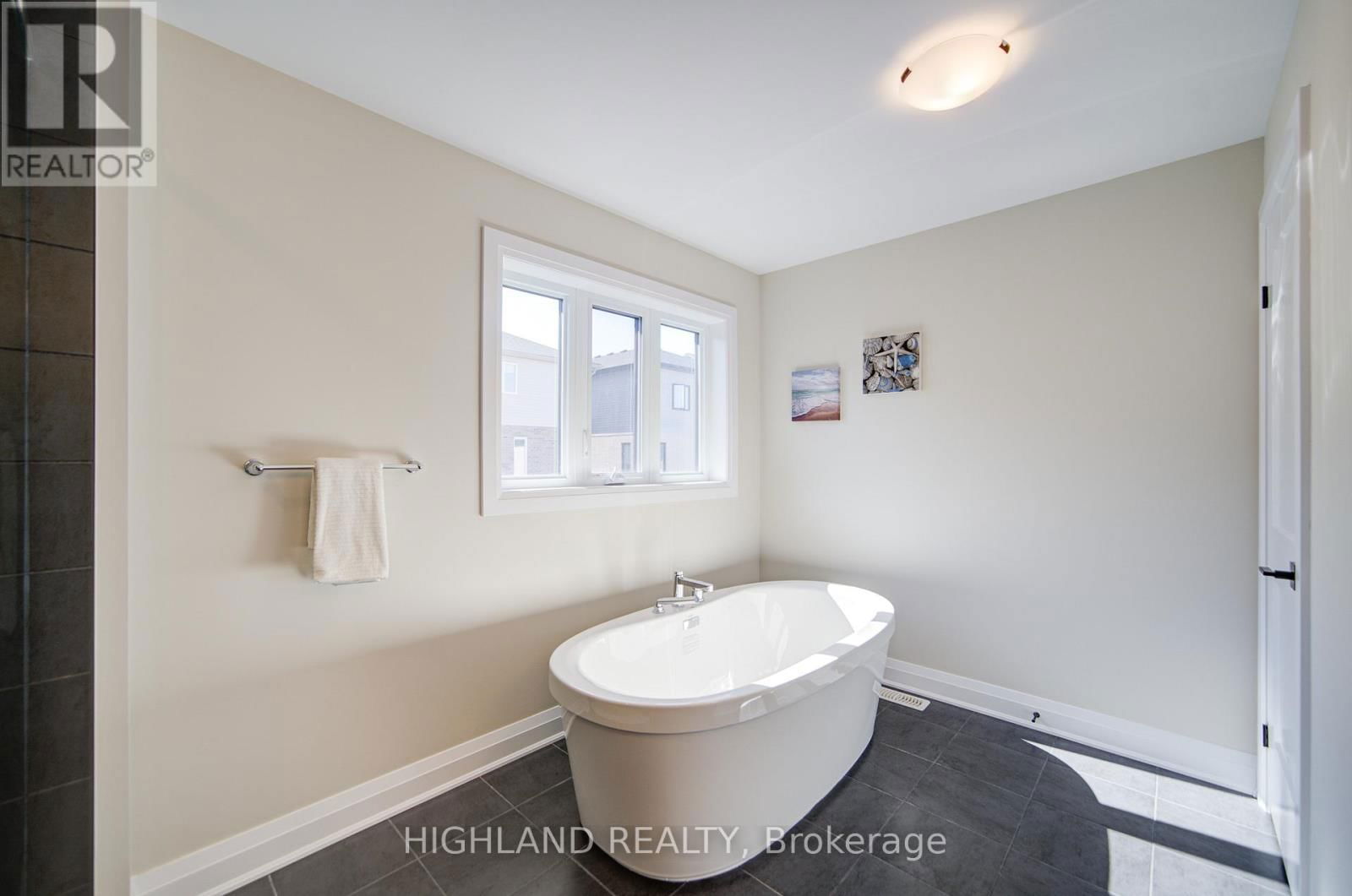 565 BALSAM POPLAR STREET Image 17