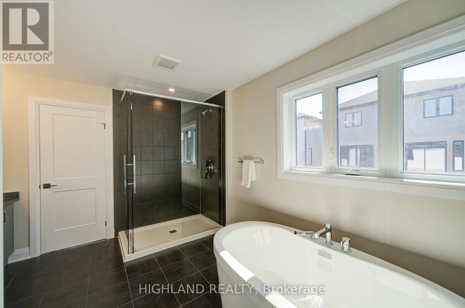 565 BALSAM POPLAR STREET Image 18