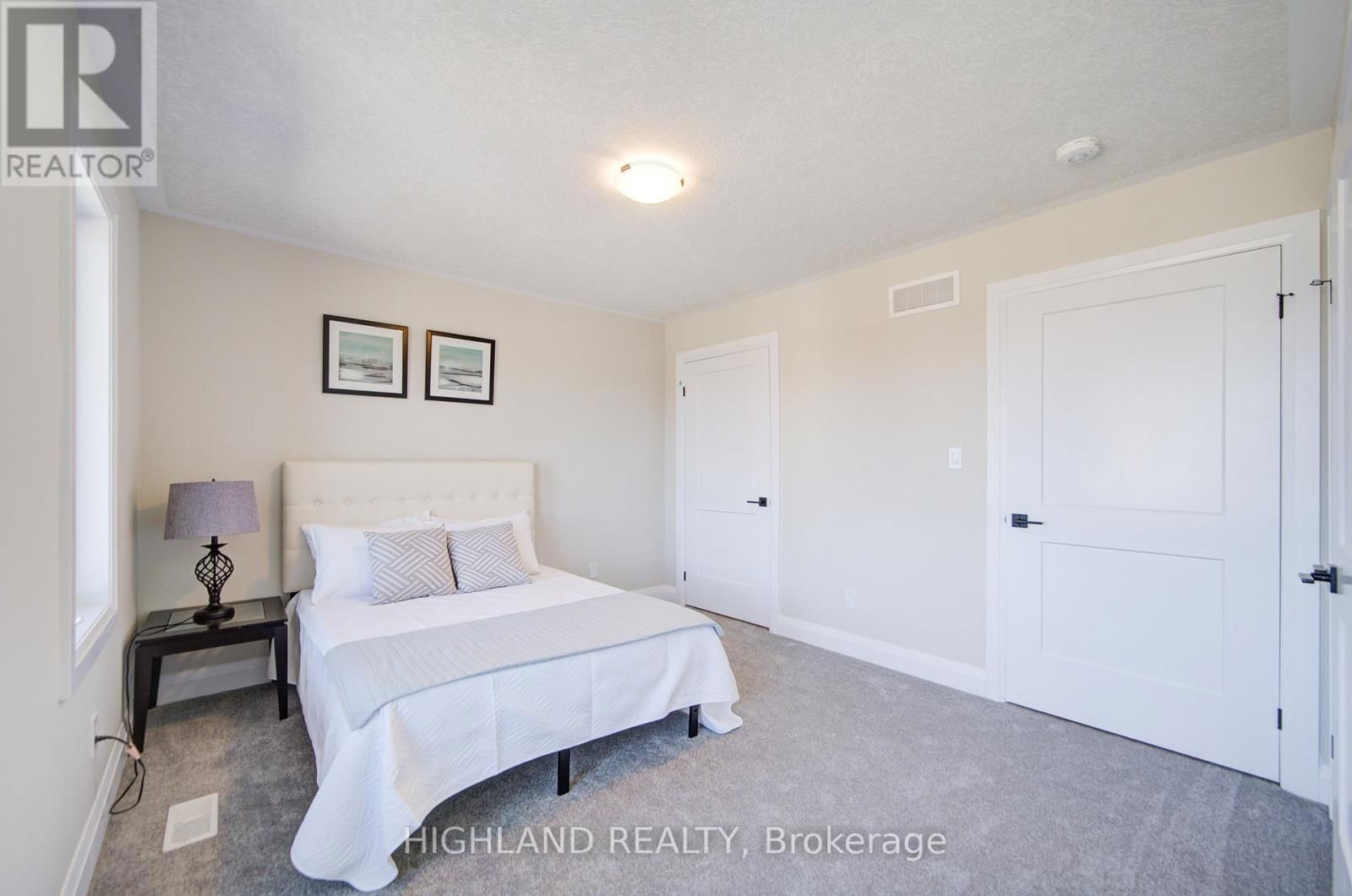 565 BALSAM POPLAR STREET Image 19