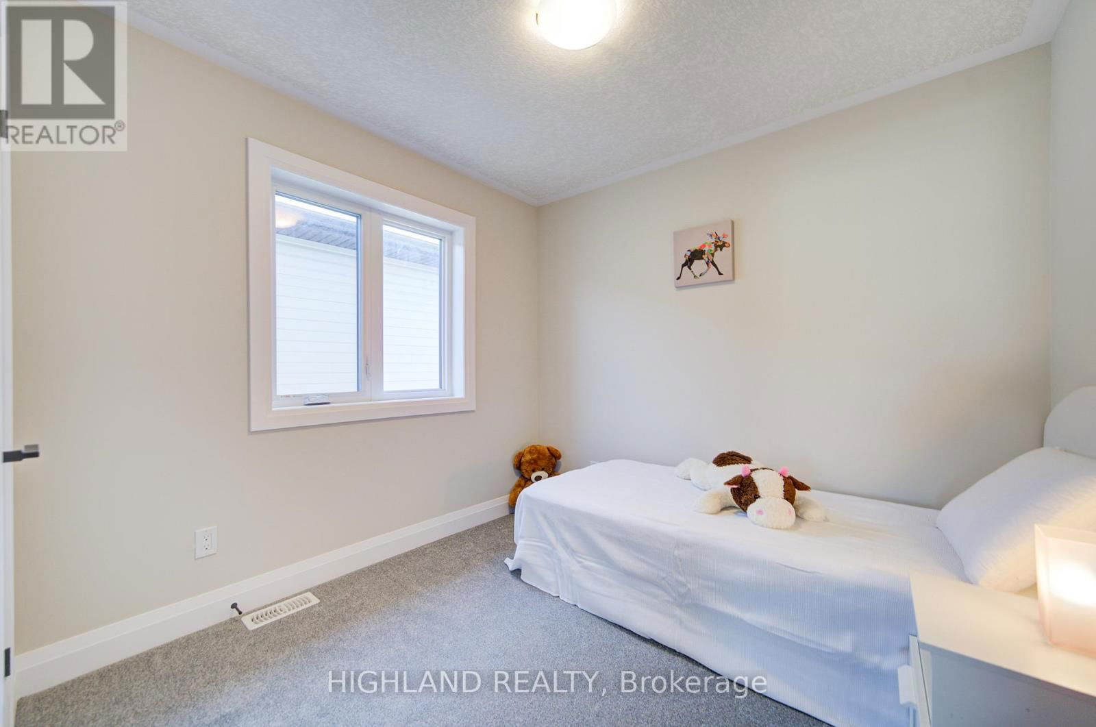 565 BALSAM POPLAR STREET Image 23