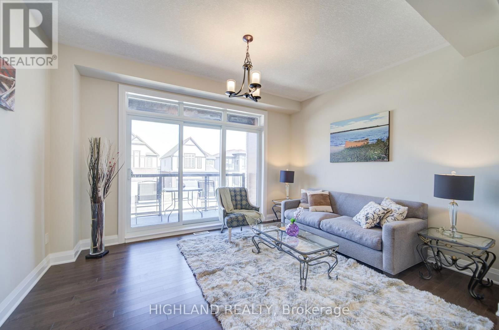 565 BALSAM POPLAR STREET Image 3