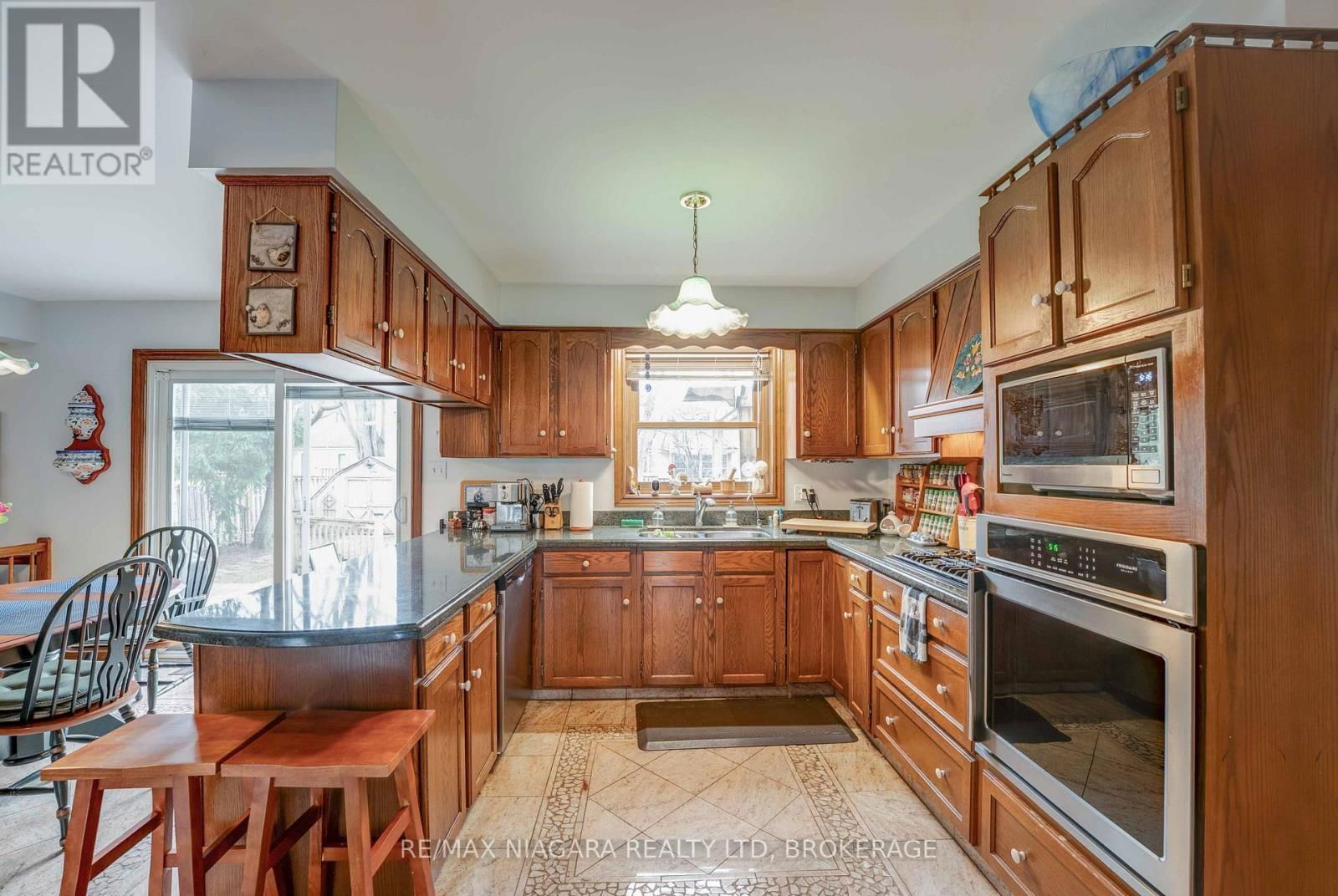 7909 SARAH STREET Image 10