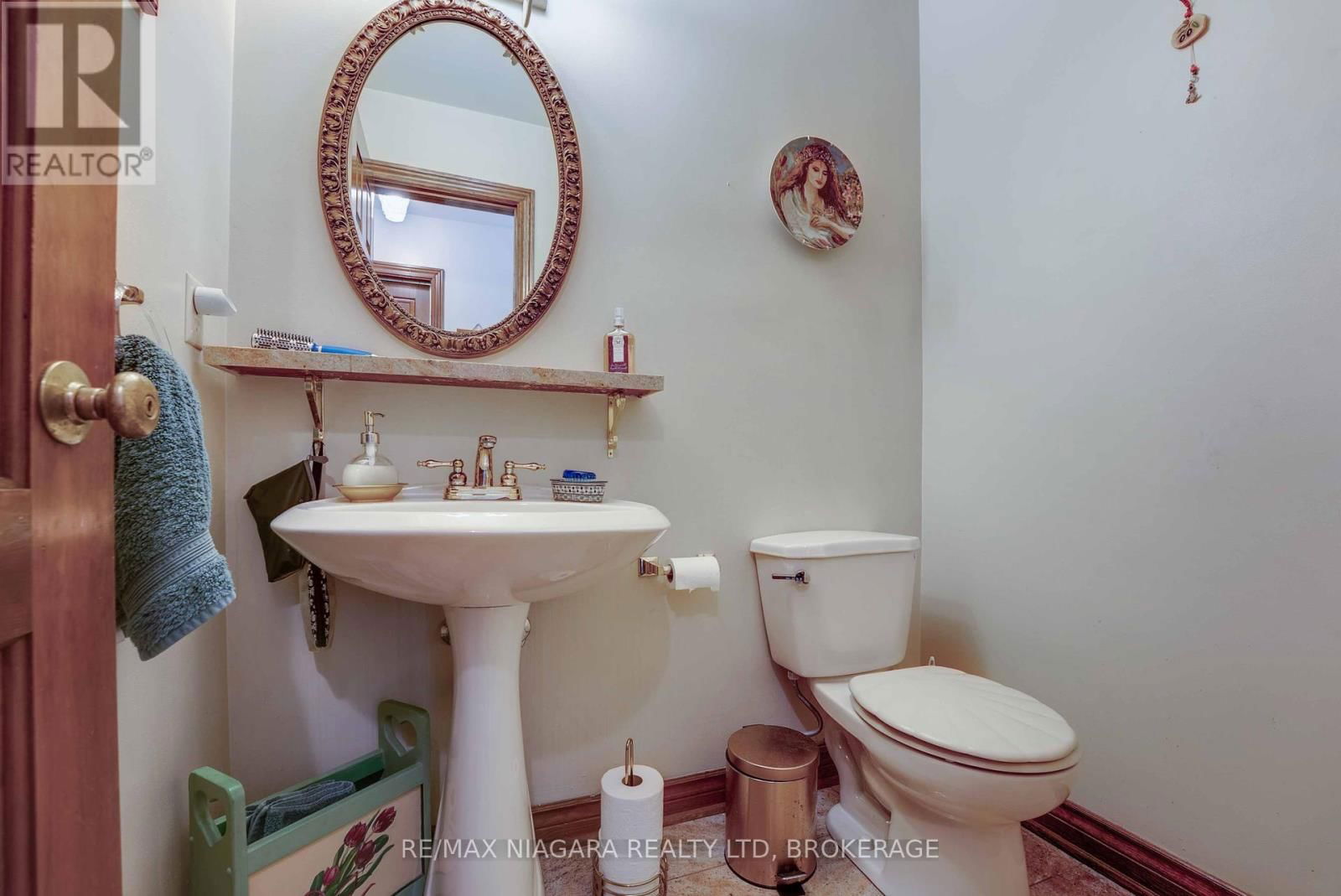 7909 SARAH STREET Image 16
