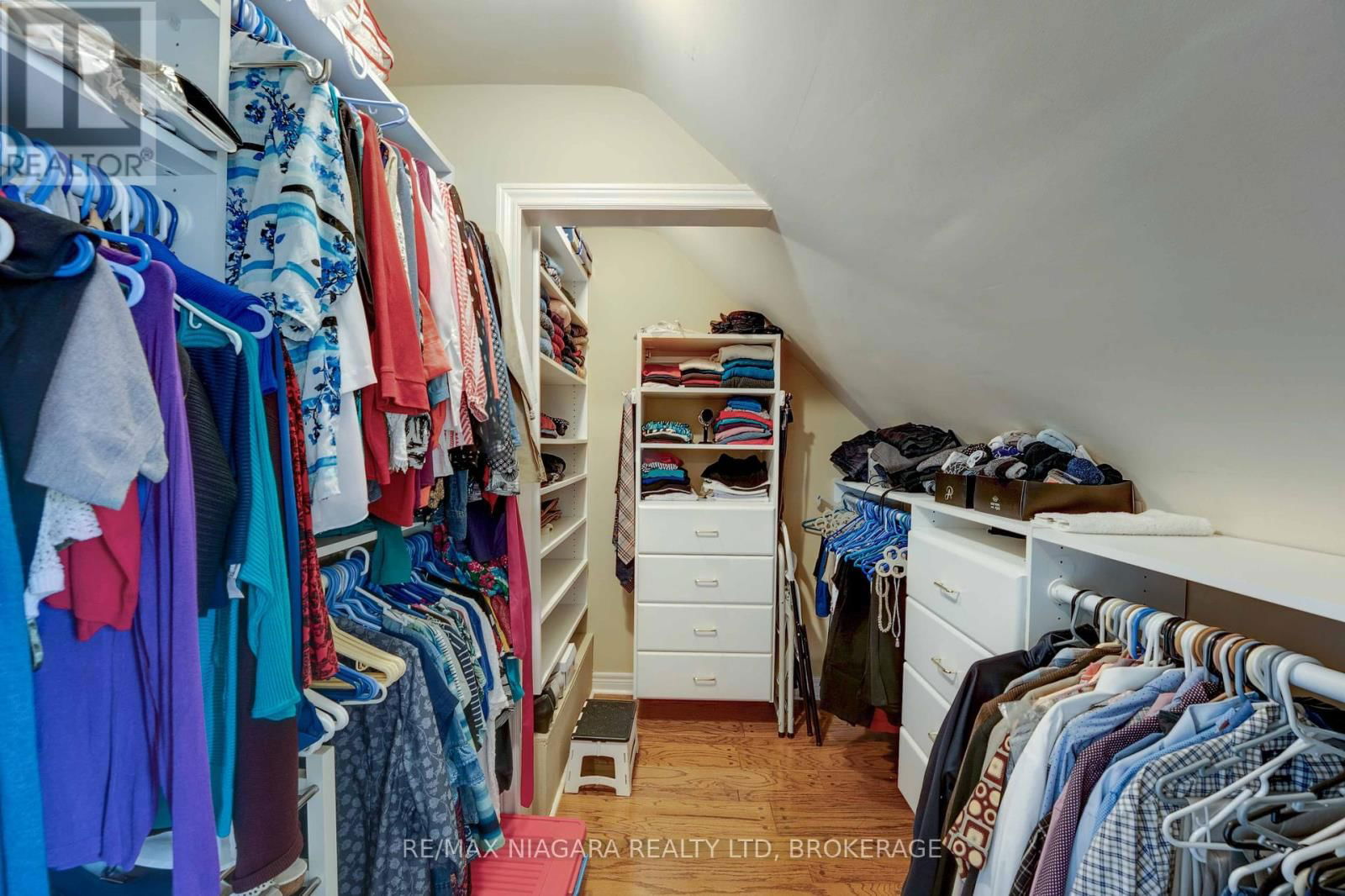 7909 SARAH STREET Image 22