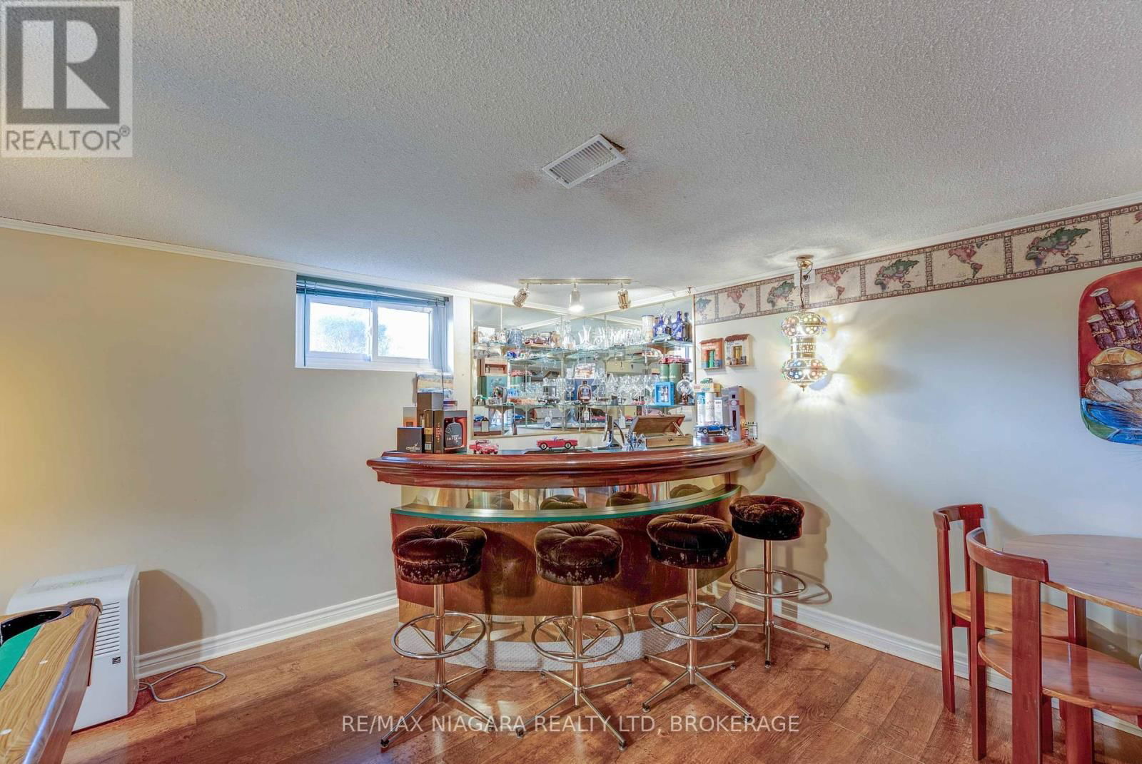 7909 SARAH STREET Image 32