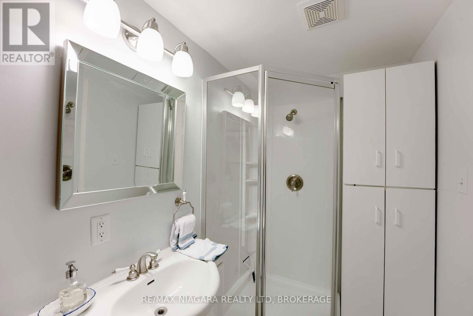 7909 SARAH STREET Image 34