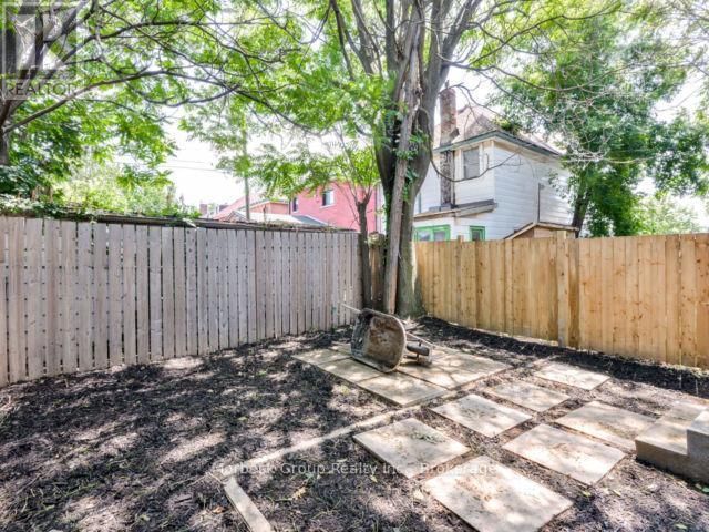 186 SHERMAN AVENUE NORTH Image 23