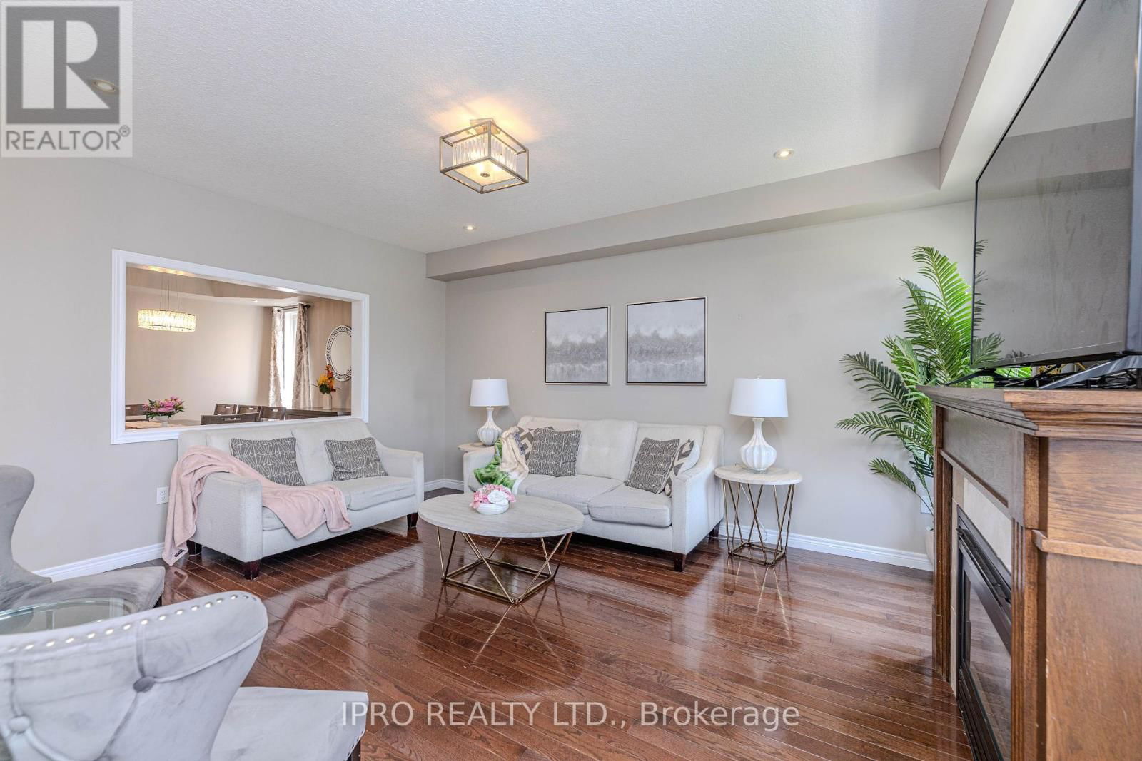 38 ASSISI STREET Image 15