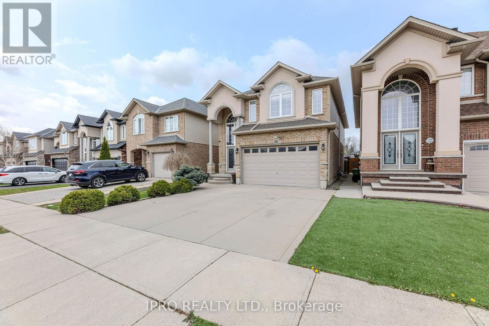 38 ASSISI STREET Image 2